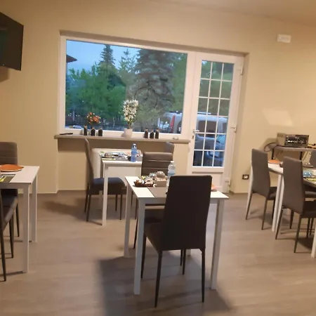 Alojamento de Acomodação e Pequeno-almoço L'isola Dla Cerrea 4*